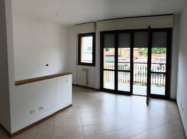 Vai alla scheda: Appartamento Affitto Luino