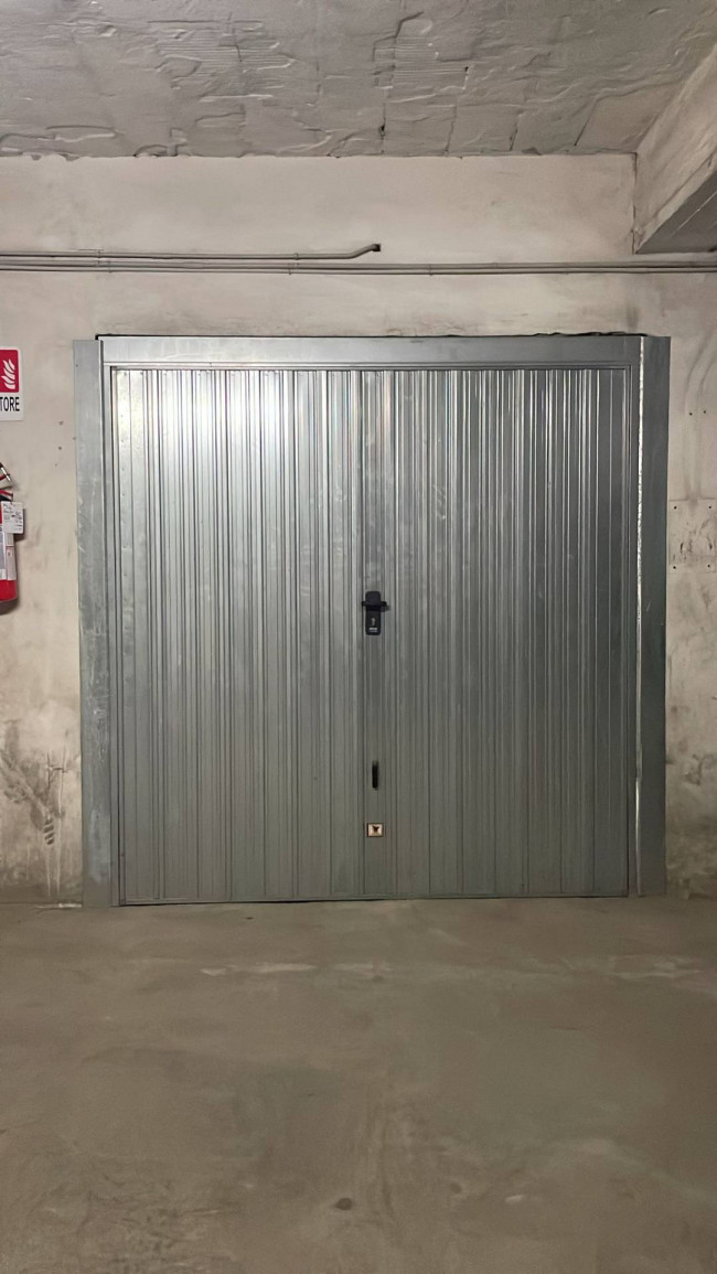 Vai alla scheda: Box / Posto auto Affitto Chivasso